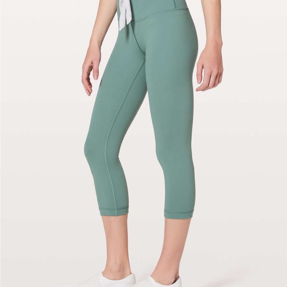 lululemon athletica Pants - Lululemon Wunder Under Crop (Hi-Rise)